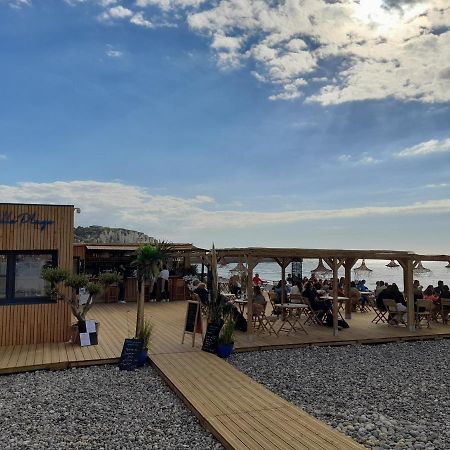 Charmante Villa Plein Sud 50M De La Plage - Balcon Vue Laterale Sur Mer - Equipee De La Fibre, Wifi, Internet 메르레뱅 외부 사진