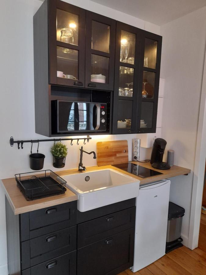 Charmante Villa Plein Sud 50M De La Plage - Balcon Vue Laterale Sur Mer - Equipee De La Fibre, Wifi, Internet 메르레뱅 외부 사진