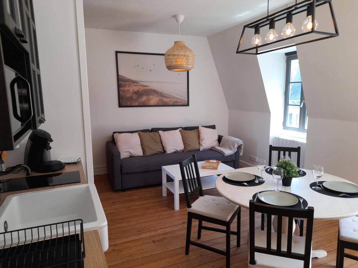 Charmante Villa Plein Sud 50M De La Plage - Balcon Vue Laterale Sur Mer - Equipee De La Fibre, Wifi, Internet 메르레뱅 외부 사진