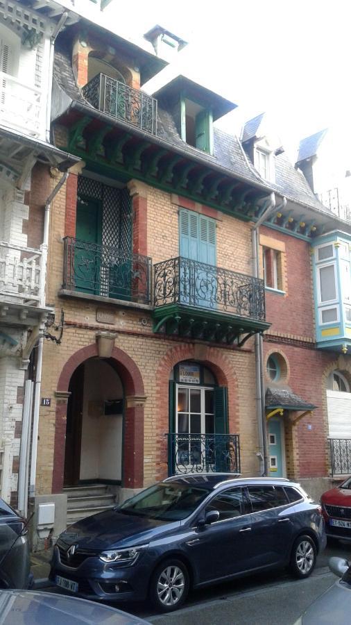 Charmante Villa Plein Sud 50M De La Plage - Balcon Vue Laterale Sur Mer - Equipee De La Fibre, Wifi, Internet 메르레뱅 외부 사진