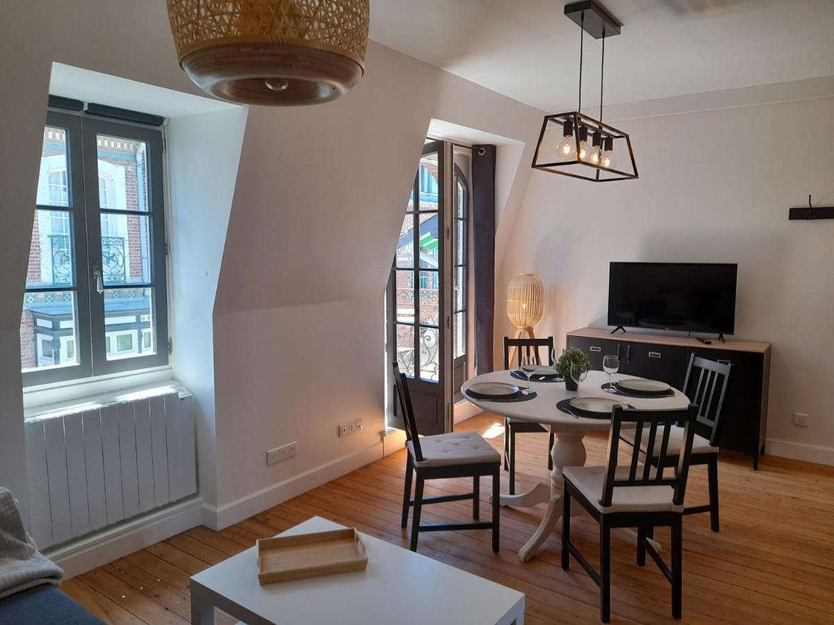 Charmante Villa Plein Sud 50M De La Plage - Balcon Vue Laterale Sur Mer - Equipee De La Fibre, Wifi, Internet 메르레뱅 외부 사진